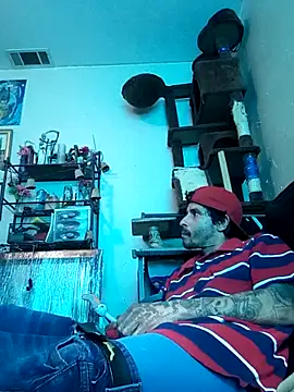 Snapshot of LongDickZee562 chatting on February 14, 2025, 10:04 pm LongDickZee562 online show from February 14, 2025, 10:04 pm