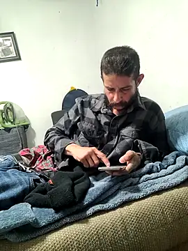 Snapshot of LongDickZee562 chatting on December 5, 2025, 10:03 am LongDickZee562 online show from December 5, 2025, 10:03 am