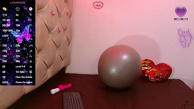 Snapshot of cleopatraa chatting on September 12, 2025, 6:18 pm cleopatraa online show from September 12, 2025, 6:18 pm