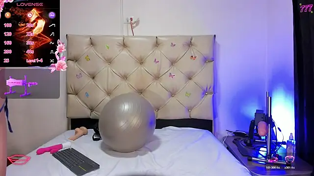 cleopatraa online show from April 22, 2026, 8:48 pm