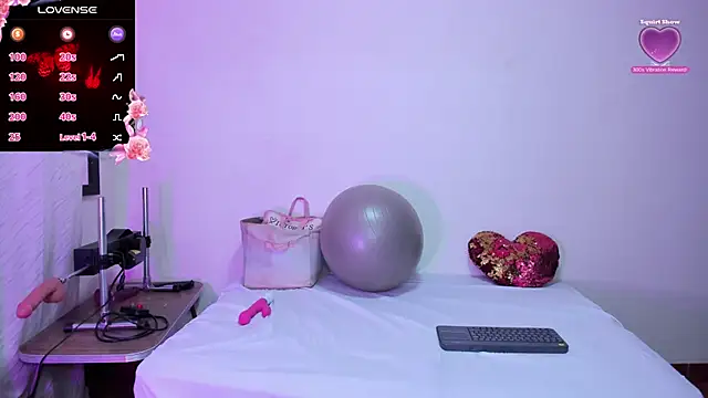 Snapshot of cleopatraa chatting on November 6, 2025, 8:24 pm cleopatraa online show from November 6, 2025, 8:24 pm