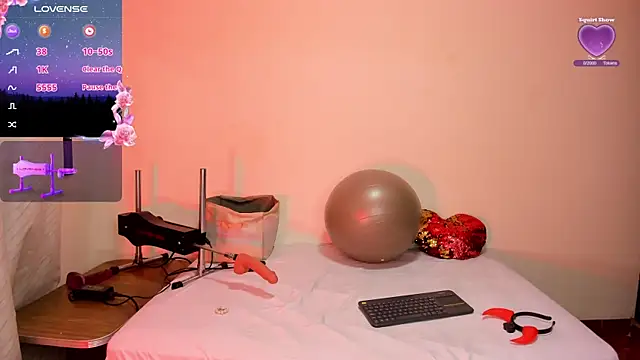 Snapshot of cleopatraa chatting on November 15, 2025, 12:25 am cleopatraa online show from November 15, 2025, 12:25 am