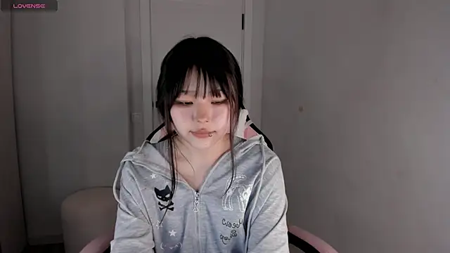 hee young11 online show from November 8, 2025, 11:08 pm