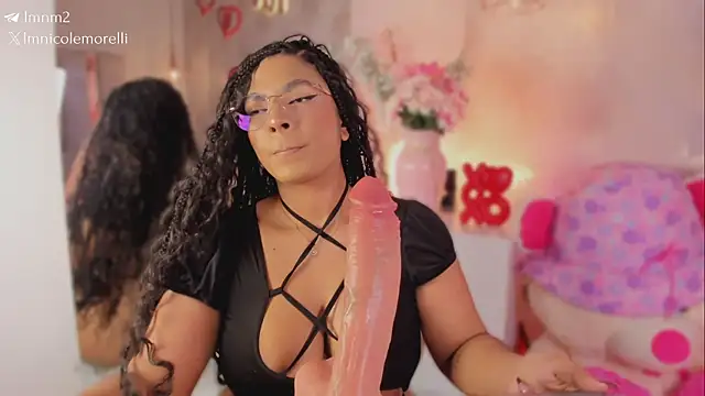 Nicolemorelli2 online show from February 22, 2026, 4:52 pm