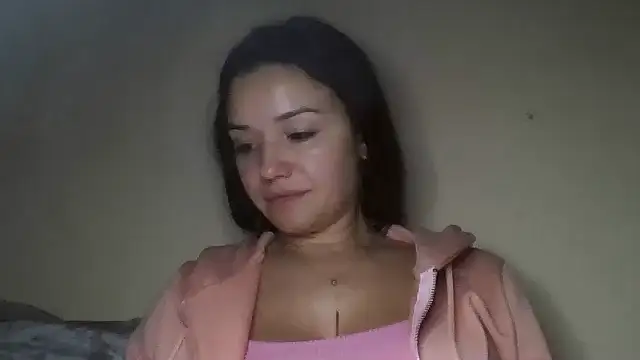 Linusya online show from October 28, 2025, 4:39 pm