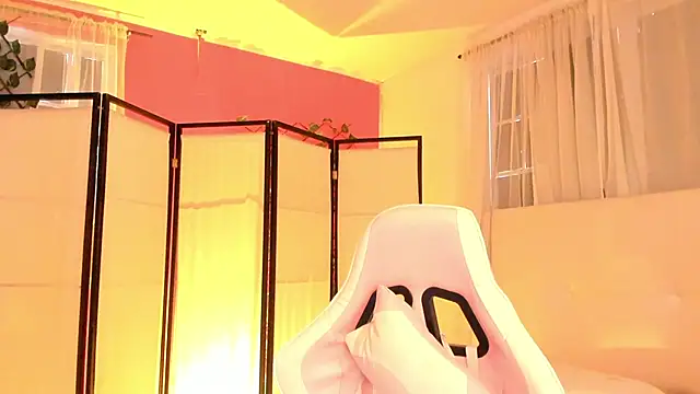 Snapshot of your_khloe chatting on October 23, 2025, 1:10 pm your khloe online show from October 23, 2025, 1:10 pm