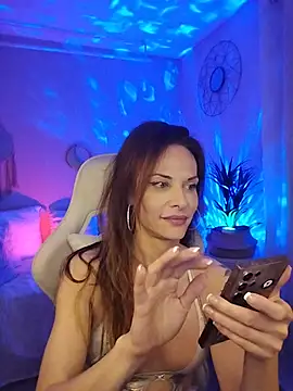 Snapshot of Luna_Kitanna chatting on July 5, 2026, 8:10 am Luna Kitanna online show from July 5, 2026, 8:10 am