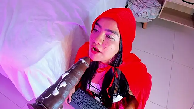 hannnasmith online show from October 31, 2025, 3:36 am