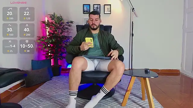 HenryBenso online show from October 4, 2025, 4:41 pm