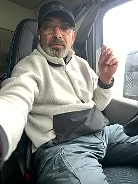 Snapshot of dzhakar chatting on January 12, 2026, 12:01 pm dzhakar online show from January 12, 2026, 12:01 pm