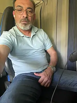 Snapshot of dzhakar chatting on May 22, 2026, 11:08 am dzhakar online show from May 22, 2026, 11:08 am