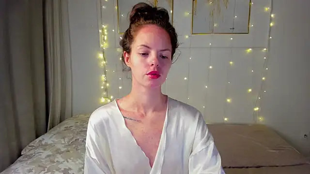 Snapshot of RubyAttwood chatting on December 2, 2025, 10:44 pm RubyAttwood online show from December 2, 2025, 10:44 pm