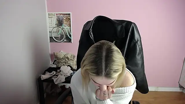 viktoria lovely online show from April 22, 2026, 6:31 am