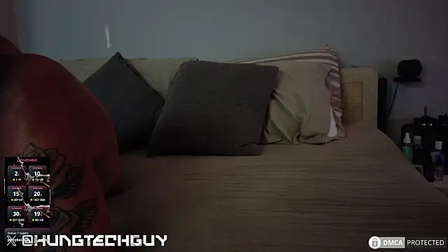 Snapshot of hungtechguy chatting on October 1, 2025, 11:52 pm hungtechguy online show from October 1, 2025, 11:52 pm