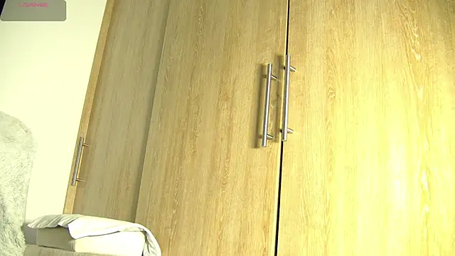 aidaadams online show from November 20, 2025, 11:22 am