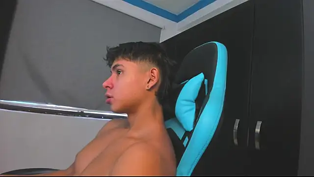 Snapshot of Bray_Kevin chatting on October 28, 2025, 2:27 pm Bray Kevin online show from October 28, 2025, 2:27 pm