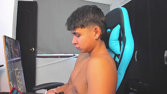 Snapshot of Bray_Kevin chatting on November 2, 2025, 8:03 pm Bray Kevin online show from November 2, 2025, 8:03 pm