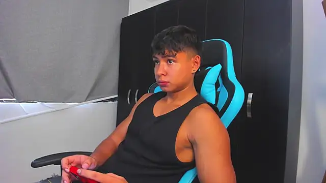 Snapshot of Bray_Kevin chatting on November 21, 2025, 3:00 pm Bray Kevin online show from November 21, 2025, 3:00 pm