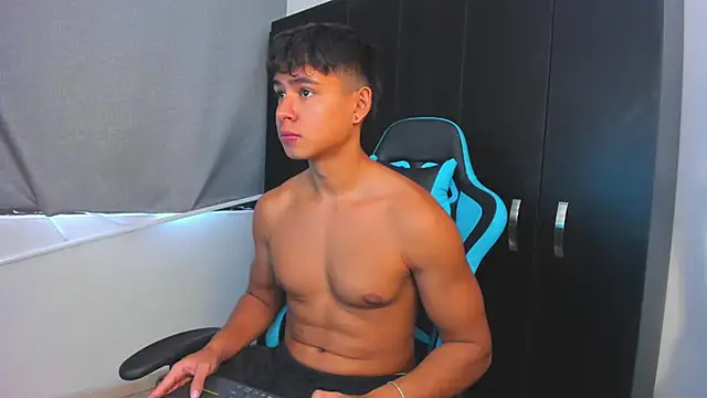 Snapshot of Bray_Kevin chatting on November 22, 2025, 3:22 pm Bray Kevin online show from November 22, 2025, 3:22 pm