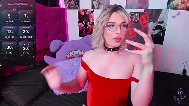 Snapshot of Violetx_moon chatting on February 4, 2026, 12:38 am Violetx moon online show from February 4, 2026, 12:38 am