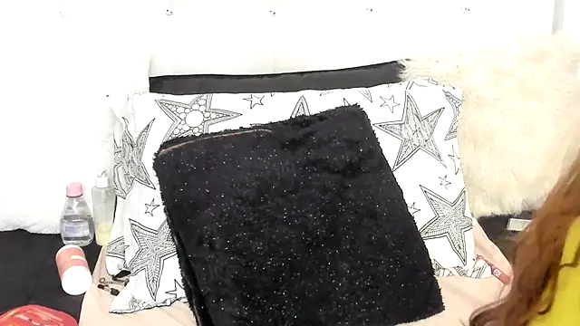 Snapshot of BellaaStarlix chatting on March 20, 2025, 8:53 am BellaaStarlix online show from March 20, 2025, 8:53 am