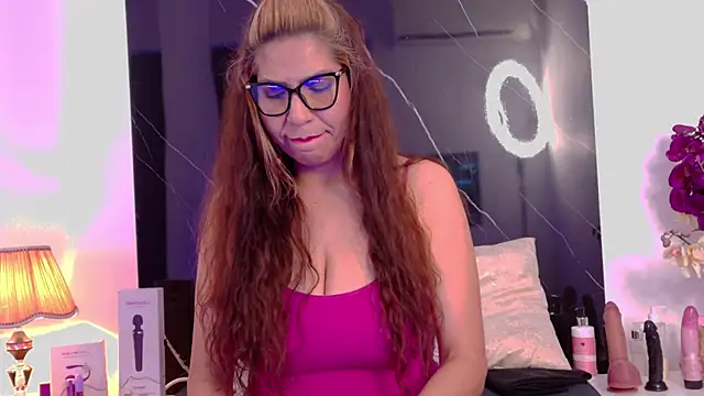 Snapshot of BellaaStarlix chatting on February 18, 2026, 7:54 pm BellaaStarlix online show from February 18, 2026, 7:54 pm