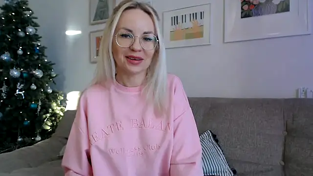 Snapshot of Nurse_Doc chatting on December 16, 2025, 3:55 am Nurse Doc online show from December 16, 2025, 3:55 am