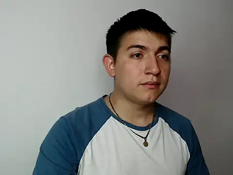 Andres02Smile online show from May 11, 2026, 9:23 pm
