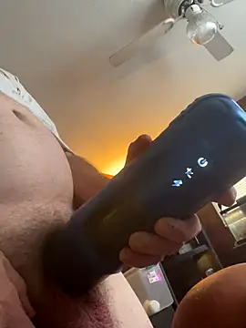 Snapshot of Helmut1971 chatting on November 8, 2025, 5:16 pm Helmut1971 online show from November 8, 2025, 5:16 pm