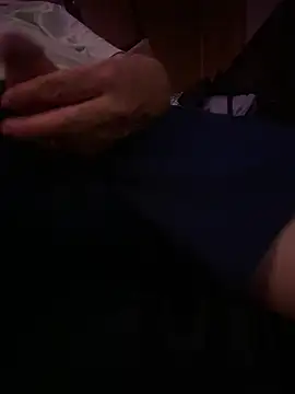 Snapshot of Helmut1971 chatting on April 10, 2026, 9:27 am Helmut1971 online show from April 10, 2026, 9:27 am