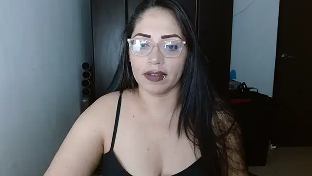 natashasmithe online show from March 11, 2025, 8:20 pm