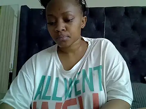 Snapshot of Brown_sexy chatting on November 16, 2025, 6:18 am Brown sexy online show from November 16, 2025, 6:18 am