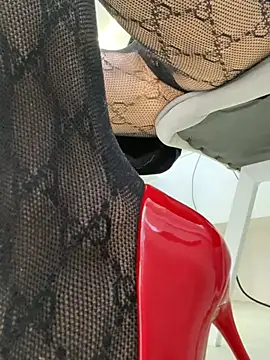 LauraDavis online show from February 23, 2026, 12:39 pm