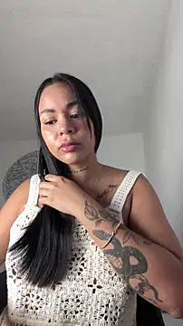 IsabelaVanegas  online show from November 6, 2025, 2:32 pm