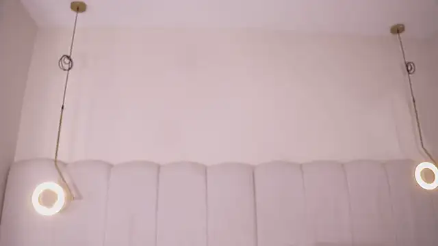 Snapshot of Abby-me chatting on February 4, 2026, 12:33 pm Abby-me online show from February 4, 2026, 12:33 pm