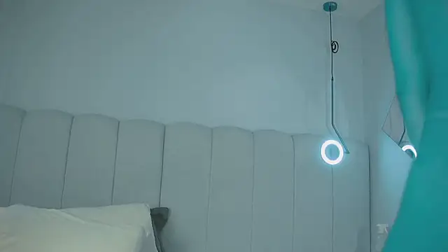 Snapshot of Abby-me chatting on October 31, 2025, 1:52 pm Abby-me online show from October 31, 2025, 1:52 pm