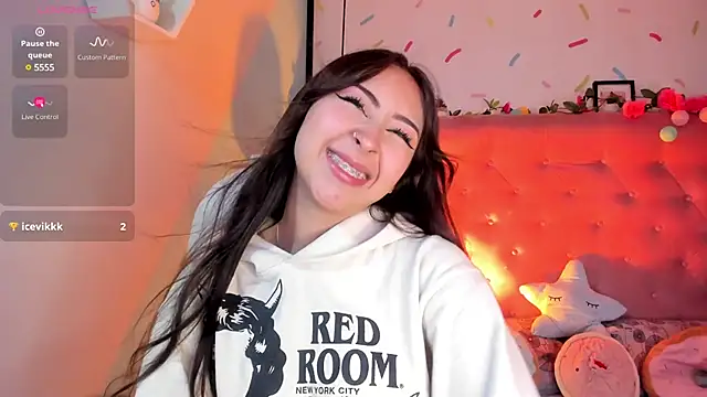  cloe martinez online show from March 18, 2025, 8:48 pm