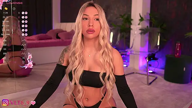 Snapshot of violettabunny03 chatting on March 7, 2025, 10:54 pm violettabunny03 online show from March 7, 2025, 10:54 pm