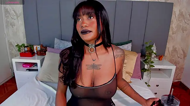 JulianaMiller online show from October 17, 2025, 10:55 pm