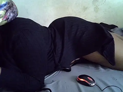 Snapshot of Crystal__Gee chatting on September 20, 2025, 9:03 am Crystal Gee online show from September 20, 2025, 9:03 am