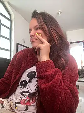 Scarletleon77 online show from July 29, 2026, 4:17 pm