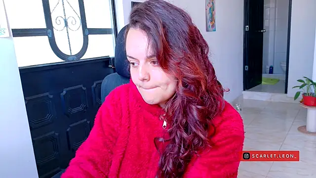 Scarletleon77 online show from July 16, 2026, 2:36 pm