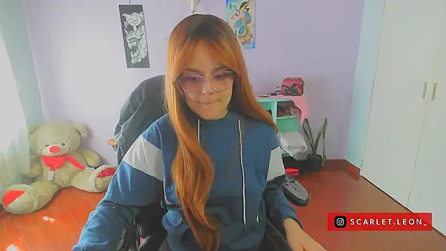 Scarletleon77 online show from February 7, 2025, 3:41 pm