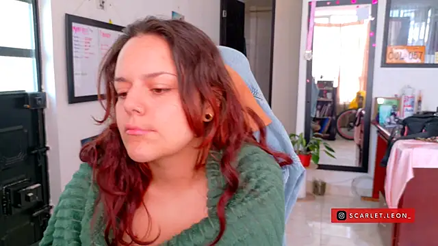 Scarletleon77 online show from July 22, 2026, 2:41 pm