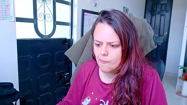 Scarletleon77 online show from July 28, 2026, 4:05 pm