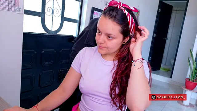Scarletleon77 online show from July 13, 2026, 3:11 pm