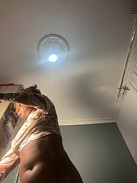 leslie bebby2 online show from April 19, 2026, 2:23 am