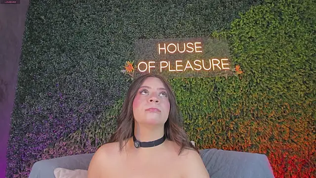 Snapshot of sarah-bonneth chatting on February 24, 2026, 11:44 am sarah-bonneth online show from February 24, 2026, 11:44 am