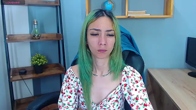 Erika Stevens online show from November 5, 2025, 2:53 pm