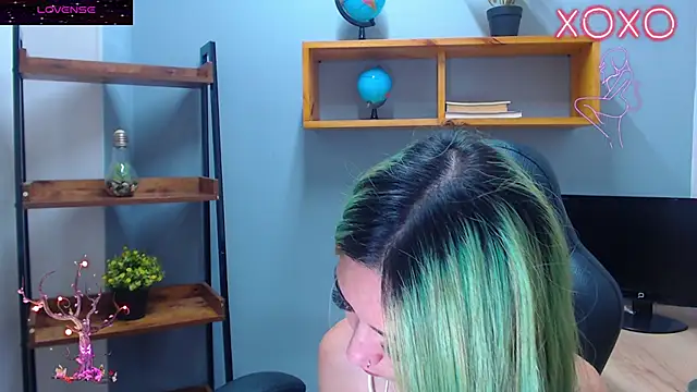 Erika Stevens online show from October 30, 2025, 2:36 pm